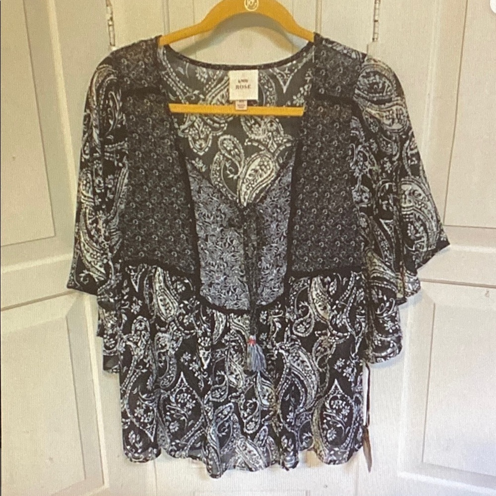 Knox Rose Black and White Paisley Blouse